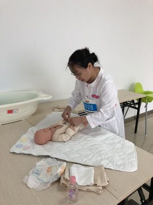 育婴师技能大比拼 吸引10万人次网民观战 武汉市第21届职业技能大赛母婴护理竞赛决赛圆满举办