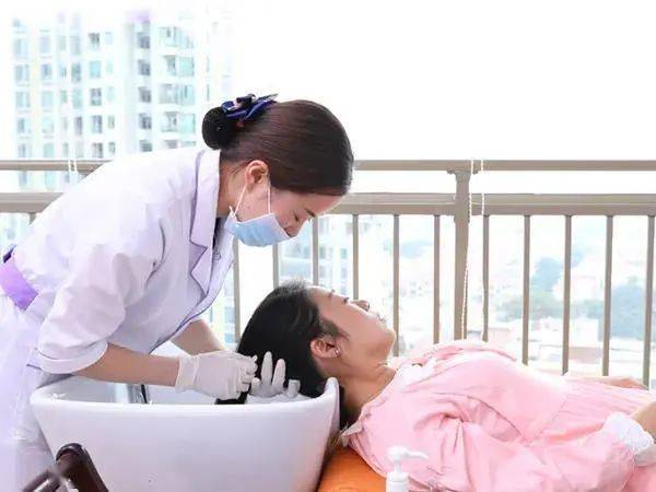 育婴 护理师 家政从业人员有什么样的发展前景 答案意想不到