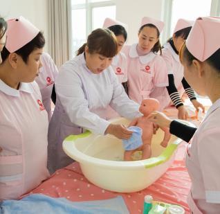 月嫂培训学校 家政母婴护理的专业化之路